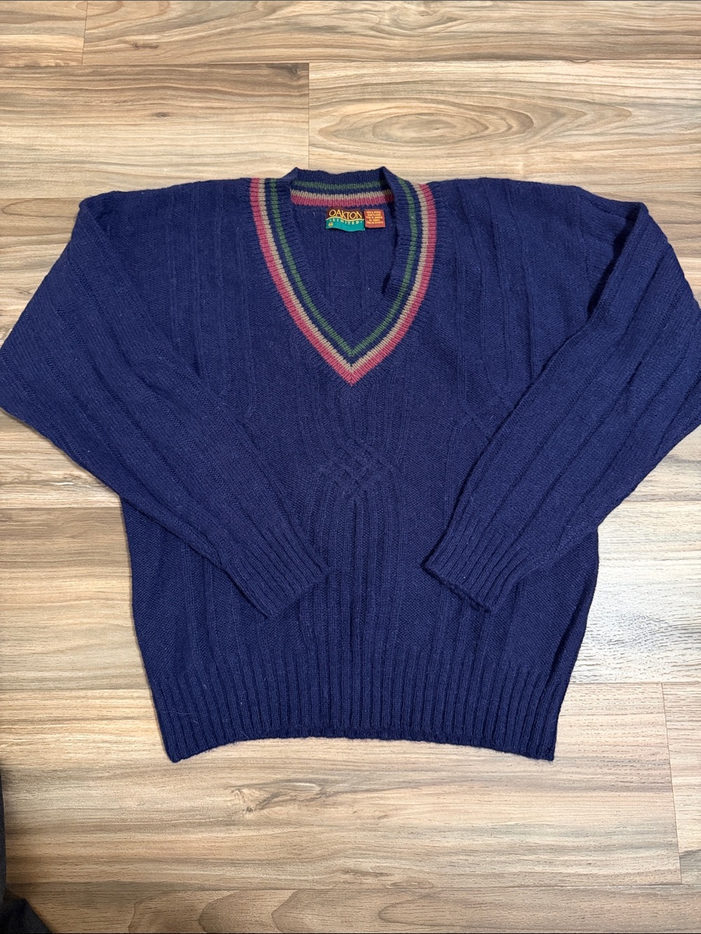 Vtg. Oakton Sweater Men’s M Cricket Tennis Cable Knit V Neck Wool Shetland Navy